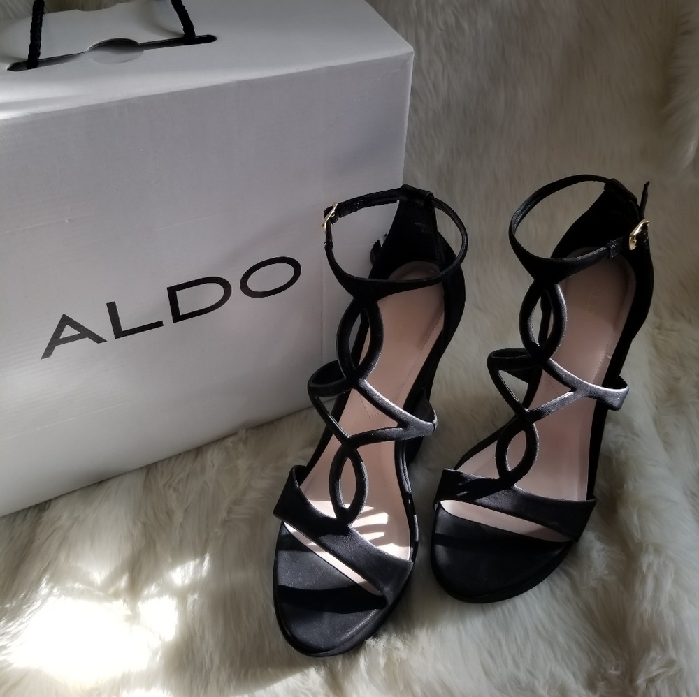 *SOLD* Aldo Unelinia Sandals Size 8.5